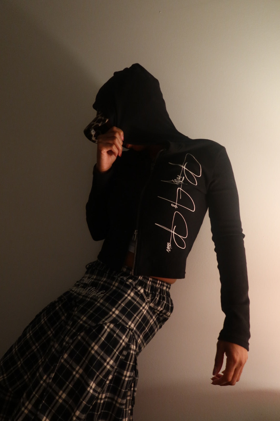 PRETTY IS PAIN HOODIE